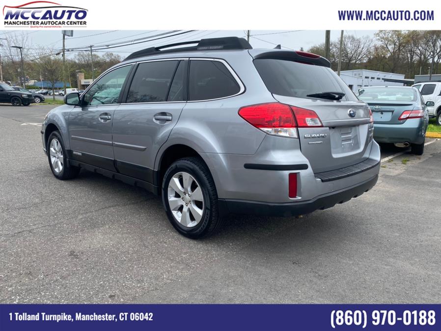 Used Subaru Outback 4dr Wgn H4 Auto 2.5i Limited Pwr Moon PZEV 2011 | Manchester Autocar Center. Manchester, Connecticut