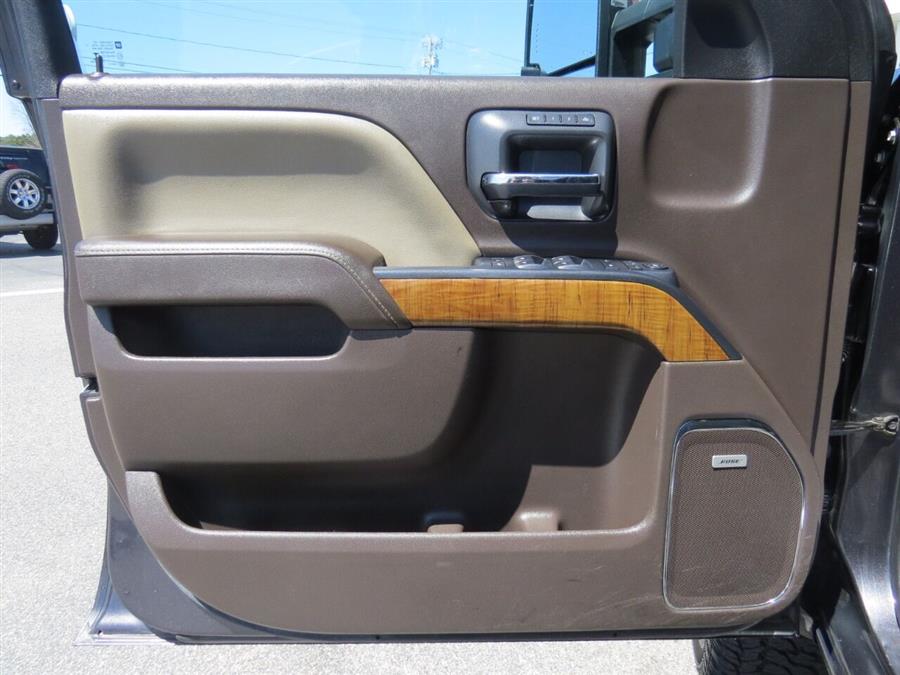 Used GMC Sierra 2500hd SLT 4x4 4dr Double Cab SB 2016 | Lake City Exports Inc. Auburn, Maine Used GMC Sierra 2500hd SLT 4x4 4dr Double Cab SB 2016 | Lake City Exports Inc. Auburn, Maine