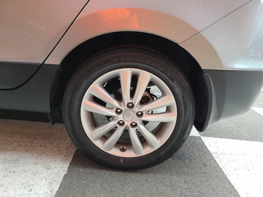 2010 Hyundai Tucson FWD 4dr Auto Limited, available for sale in Waterbury, Connecticut | National Auto Brokers, Inc.. Waterbury, Connecticut 2010 Hyundai Tucson FWD 4dr Auto Limited, available for sale in Waterbury, Connecticut | National Auto Brokers, Inc.. Waterbury, Connecticut