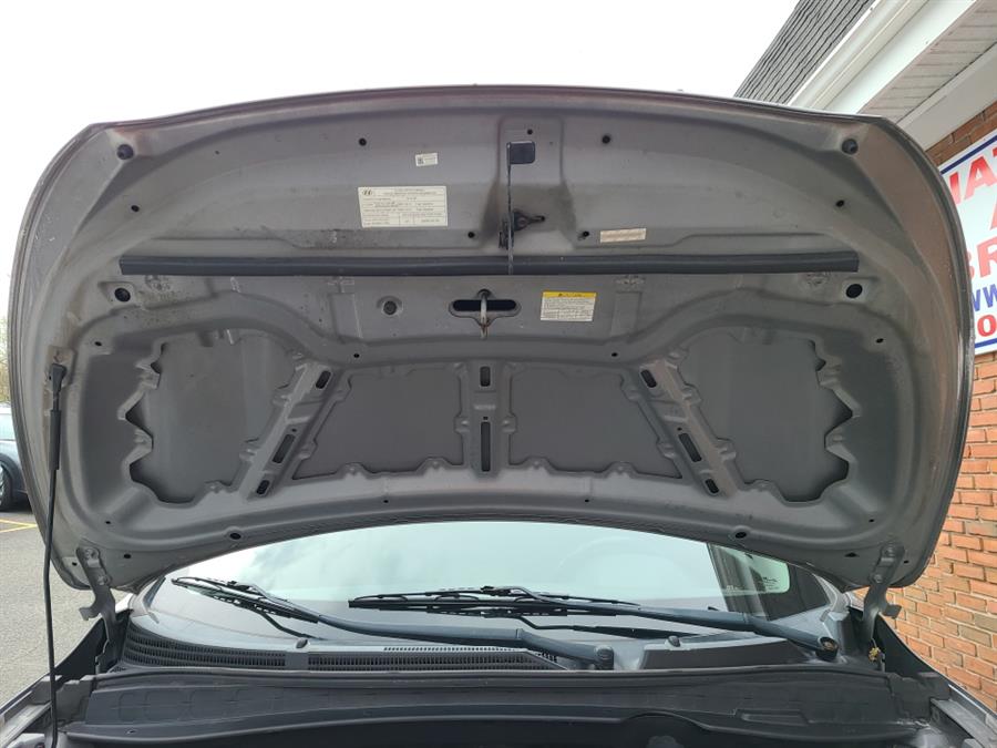 2010 Hyundai Tucson FWD 4dr Auto Limited, available for sale in Waterbury, Connecticut | National Auto Brokers, Inc.. Waterbury, Connecticut 2010 Hyundai Tucson FWD 4dr Auto Limited, available for sale in Waterbury, Connecticut | National Auto Brokers, Inc.. Waterbury, Connecticut