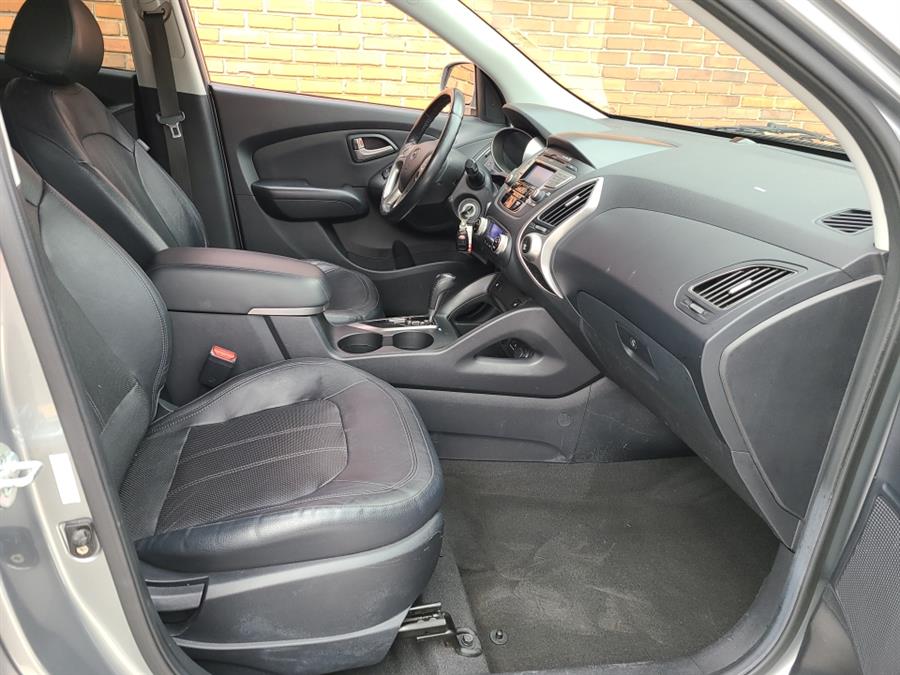 2010 Hyundai Tucson FWD 4dr Auto Limited, available for sale in Waterbury, Connecticut | National Auto Brokers, Inc.. Waterbury, Connecticut 2010 Hyundai Tucson FWD 4dr Auto Limited, available for sale in Waterbury, Connecticut | National Auto Brokers, Inc.. Waterbury, Connecticut