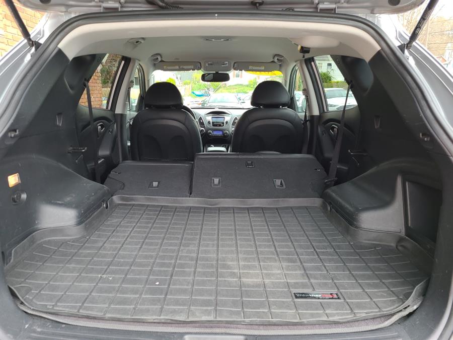2010 Hyundai Tucson FWD 4dr Auto Limited, available for sale in Waterbury, Connecticut | National Auto Brokers, Inc.. Waterbury, Connecticut 2010 Hyundai Tucson FWD 4dr Auto Limited, available for sale in Waterbury, Connecticut | National Auto Brokers, Inc.. Waterbury, Connecticut