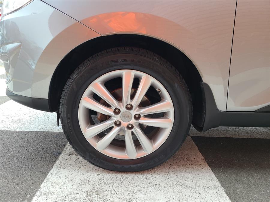 2010 Hyundai Tucson FWD 4dr Auto Limited, available for sale in Waterbury, Connecticut | National Auto Brokers, Inc.. Waterbury, Connecticut 2010 Hyundai Tucson FWD 4dr Auto Limited, available for sale in Waterbury, Connecticut | National Auto Brokers, Inc.. Waterbury, Connecticut