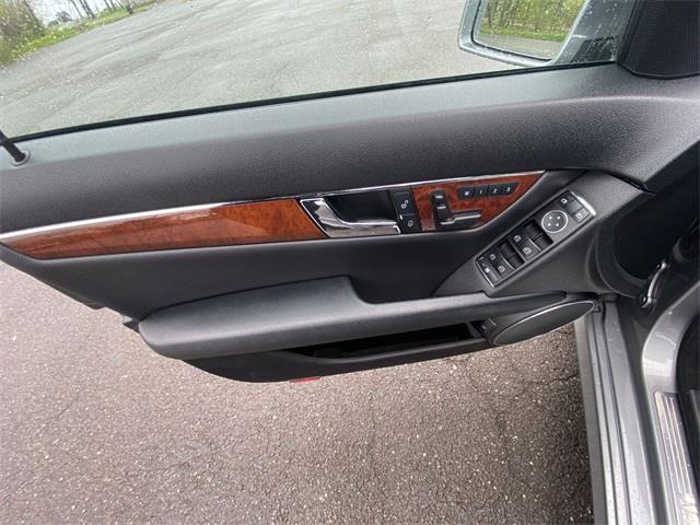 Used Mercedes-benz C-class C 300 2010 | Wiz Leasing Inc. Stratford, Connecticut Used Mercedes-benz C-class C 300 2010 | Wiz Leasing Inc. Stratford, Connecticut