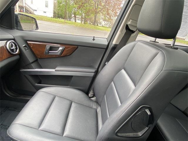 2015 Mercedes-benz Glk GLK 350, available for sale in Stratford, Connecticut | Wiz Leasing Inc. Stratford, Connecticut 2015 Mercedes-benz Glk GLK 350, available for sale in Stratford, Connecticut | Wiz Leasing Inc. Stratford, Connecticut