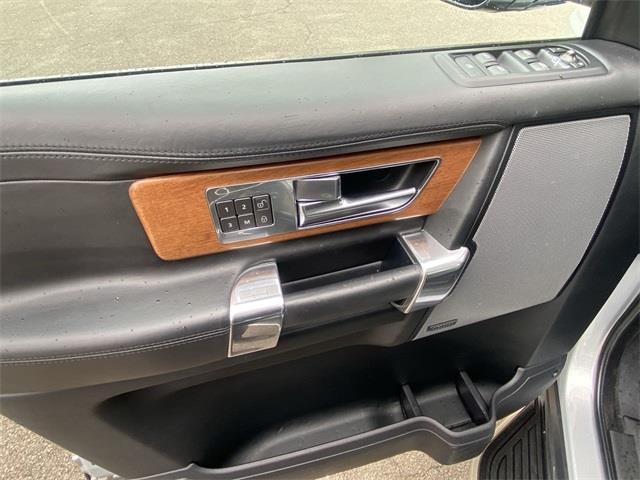 2015 Land Rover Lr4 Base, available for sale in Stratford, Connecticut | Wiz Leasing Inc. Stratford, Connecticut 2015 Land Rover Lr4 Base, available for sale in Stratford, Connecticut | Wiz Leasing Inc. Stratford, Connecticut