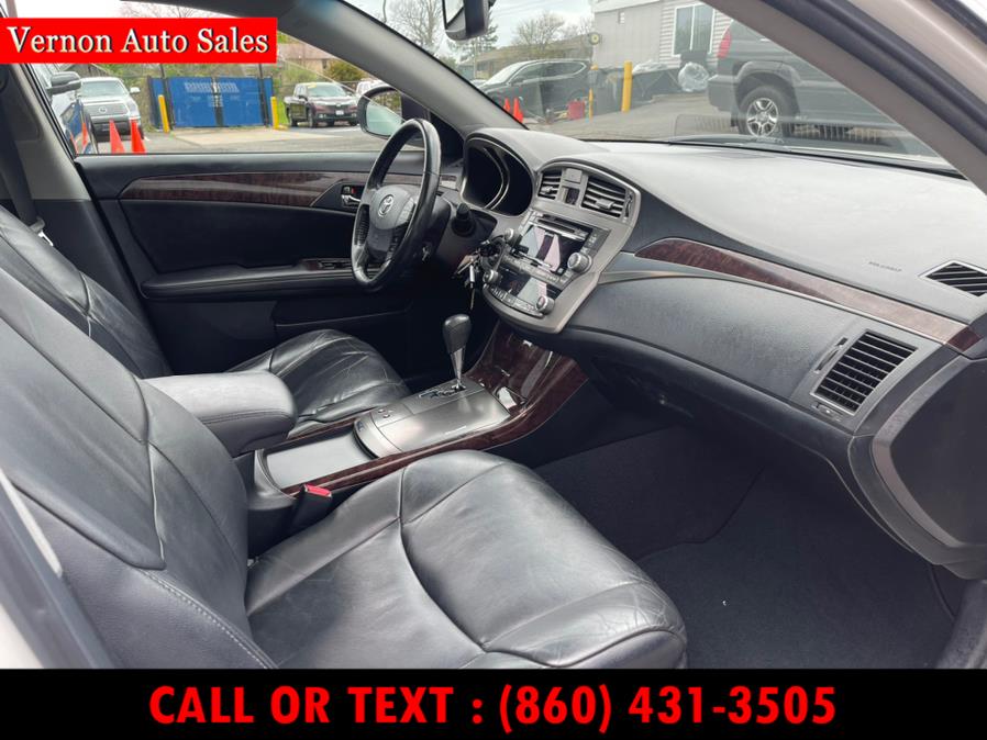 2011 Toyota Avalon 4dr Sdn Limited (Natl), available for sale in Manchester, Connecticut | Vernon Auto Sale & Service. Manchester, Connecticut 2011 Toyota Avalon 4dr Sdn Limited (Natl), available for sale in Manchester, Connecticut | Vernon Auto Sale & Service. Manchester, Connecticut