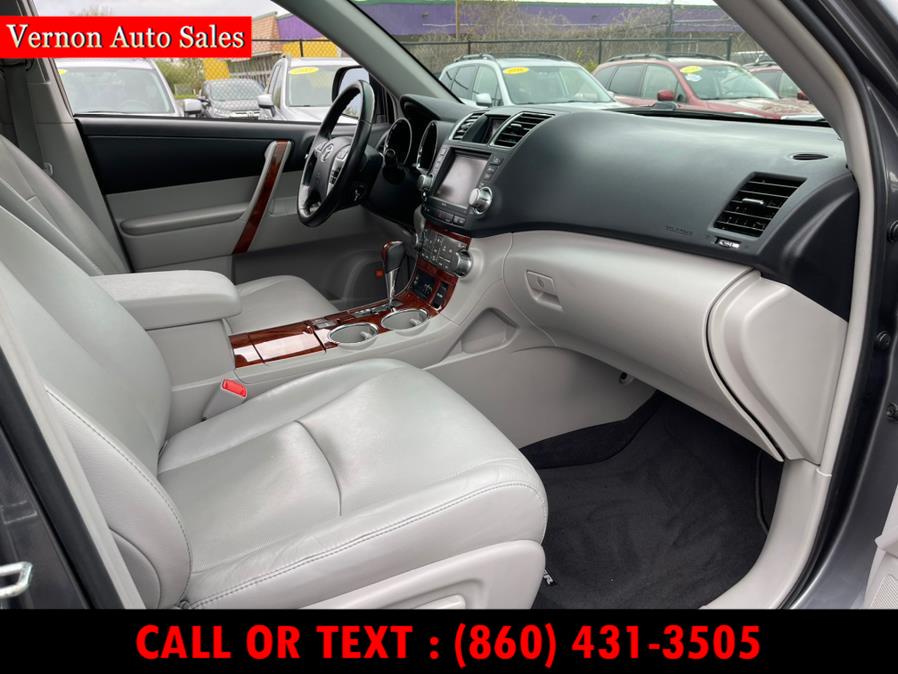 2011 Toyota Highlander 4WD 4dr V6 Limited (Natl), available for sale in Manchester, Connecticut | Vernon Auto Sale & Service. Manchester, Connecticut 2011 Toyota Highlander 4WD 4dr V6 Limited (Natl), available for sale in Manchester, Connecticut | Vernon Auto Sale & Service. Manchester, Connecticut