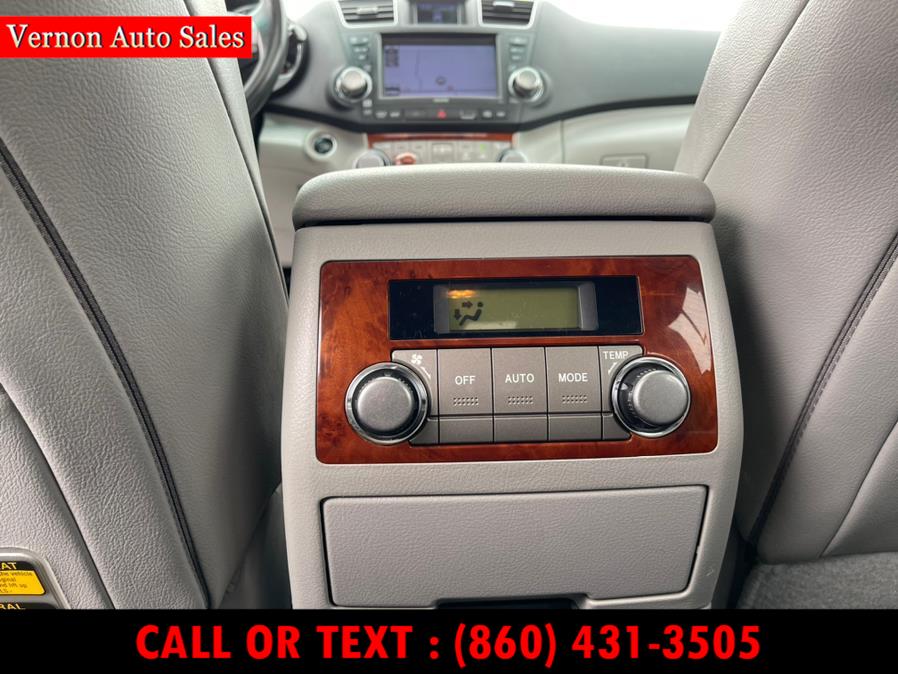 2011 Toyota Highlander 4WD 4dr V6 Limited (Natl), available for sale in Manchester, Connecticut | Vernon Auto Sale & Service. Manchester, Connecticut 2011 Toyota Highlander 4WD 4dr V6 Limited (Natl), available for sale in Manchester, Connecticut | Vernon Auto Sale & Service. Manchester, Connecticut