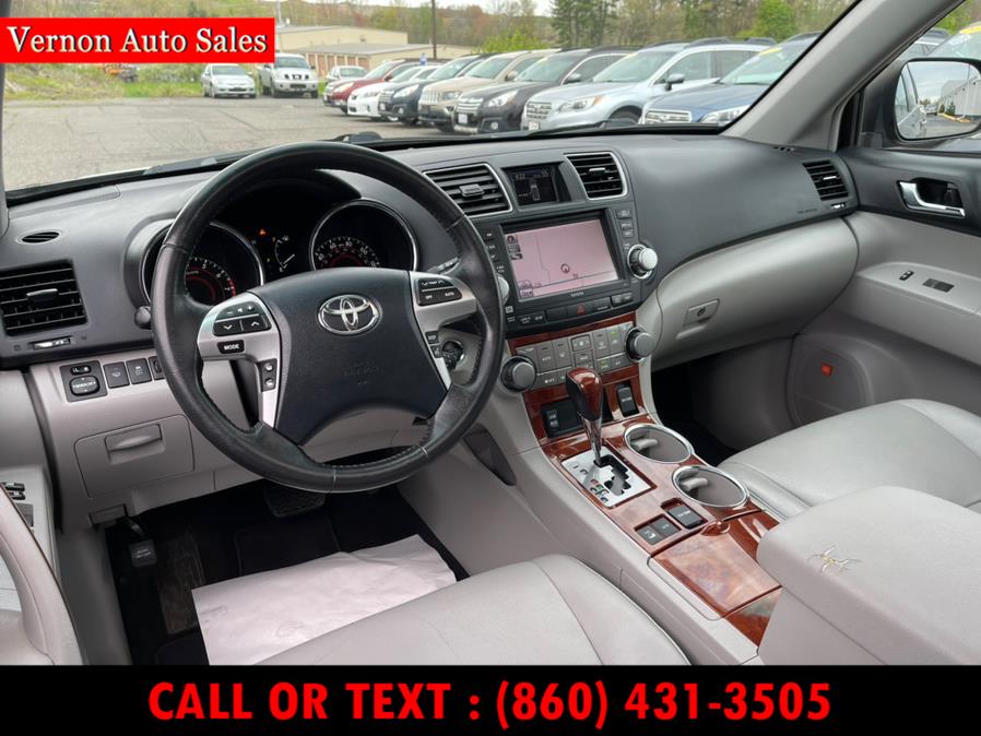 2011 Toyota Highlander 4WD 4dr V6 Limited (Natl), available for sale in Manchester, Connecticut | Vernon Auto Sale & Service. Manchester, Connecticut 2011 Toyota Highlander 4WD 4dr V6 Limited (Natl), available for sale in Manchester, Connecticut | Vernon Auto Sale & Service. Manchester, Connecticut