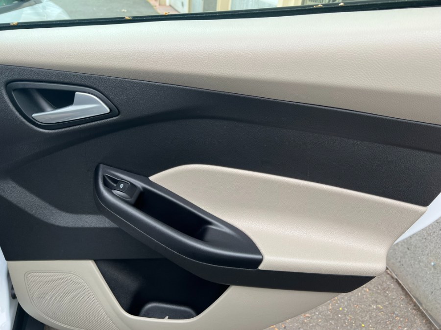 2017 Ford Focus SE Sedan, available for sale in Bristol, Connecticut | Bristol Auto Center LLC. Bristol, Connecticut 2017 Ford Focus SE Sedan, available for sale in Bristol, Connecticut | Bristol Auto Center LLC. Bristol, Connecticut