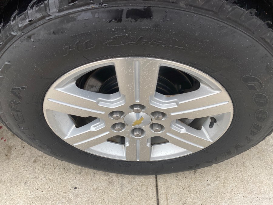 2011 Chevrolet Traverse AWD 4dr LT w/1LT, available for sale in Middle Village, New York | Middle Village Motors . Middle Village, New York 2011 Chevrolet Traverse AWD 4dr LT w/1LT, available for sale in Middle Village, New York | Middle Village Motors . Middle Village, New York
