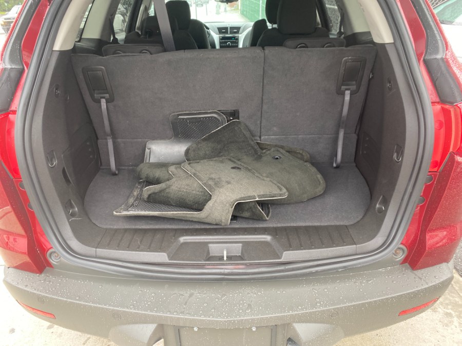 2011 Chevrolet Traverse AWD 4dr LT w/1LT, available for sale in Middle Village, New York | Middle Village Motors . Middle Village, New York 2011 Chevrolet Traverse AWD 4dr LT w/1LT, available for sale in Middle Village, New York | Middle Village Motors . Middle Village, New York