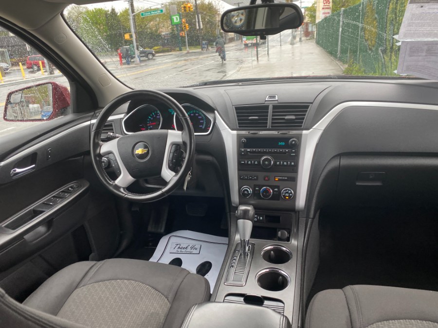 2011 Chevrolet Traverse AWD 4dr LT w/1LT, available for sale in Middle Village, New York | Middle Village Motors . Middle Village, New York 2011 Chevrolet Traverse AWD 4dr LT w/1LT, available for sale in Middle Village, New York | Middle Village Motors . Middle Village, New York