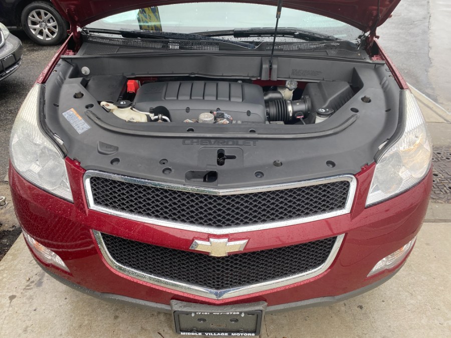 2011 Chevrolet Traverse AWD 4dr LT w/1LT, available for sale in Middle Village, New York | Middle Village Motors . Middle Village, New York 2011 Chevrolet Traverse AWD 4dr LT w/1LT, available for sale in Middle Village, New York | Middle Village Motors . Middle Village, New York