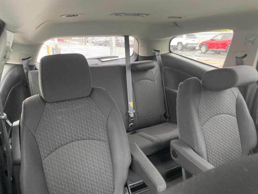 2011 Chevrolet Traverse AWD 4dr LT w/1LT, available for sale in Middle Village, New York | Middle Village Motors . Middle Village, New York 2011 Chevrolet Traverse AWD 4dr LT w/1LT, available for sale in Middle Village, New York | Middle Village Motors . Middle Village, New York