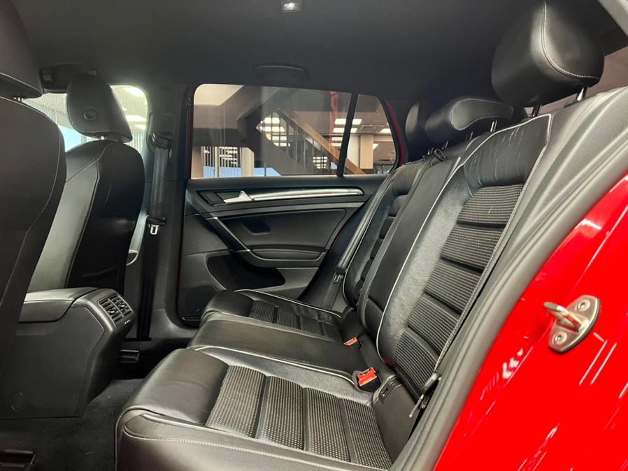 Used Volkswagen Golf R 2.0T DSG w/DCC/Nav 2018 | Power Motors East. Massapequa Park, New York Used Volkswagen Golf R 2.0T DSG w/DCC/Nav 2018 | Power Motors East. Massapequa Park, New York
