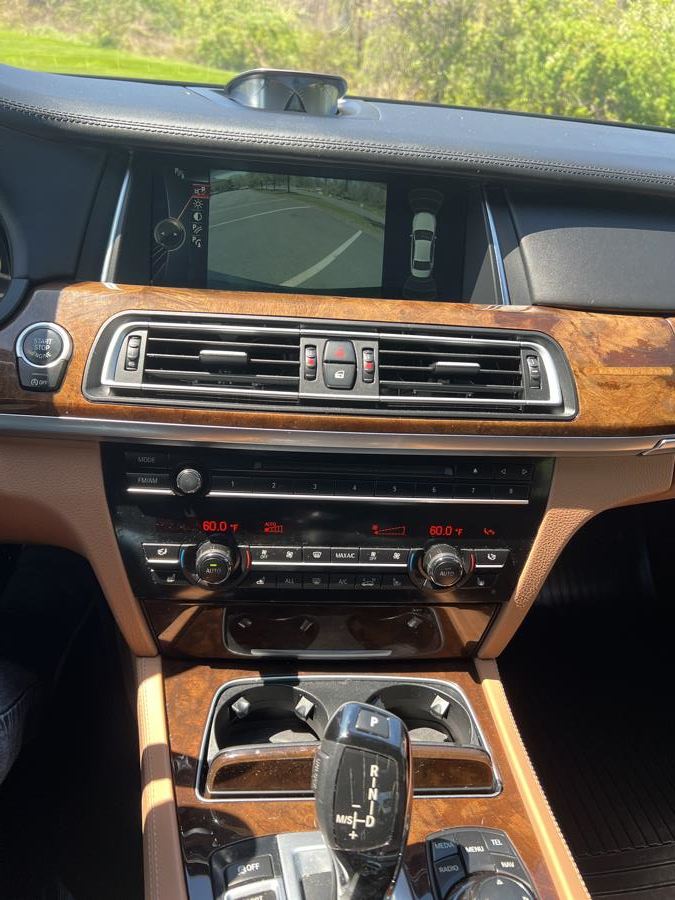 Used BMW 7 Series 4dr Sdn 750Li xDrive AWD 2013 | Tony's Auto Sales. Waterbury, Connecticut Used BMW 7 Series 4dr Sdn 750Li xDrive AWD 2013 | Tony's Auto Sales. Waterbury, Connecticut
