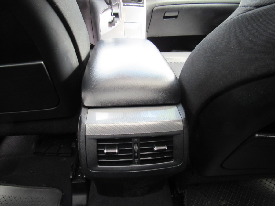 2013 Toyota Venza LE, available for sale in Worcester, Massachusetts | Hilario's Auto Sales Inc.. Worcester, Massachusetts 2013 Toyota Venza LE, available for sale in Worcester, Massachusetts | Hilario's Auto Sales Inc.. Worcester, Massachusetts