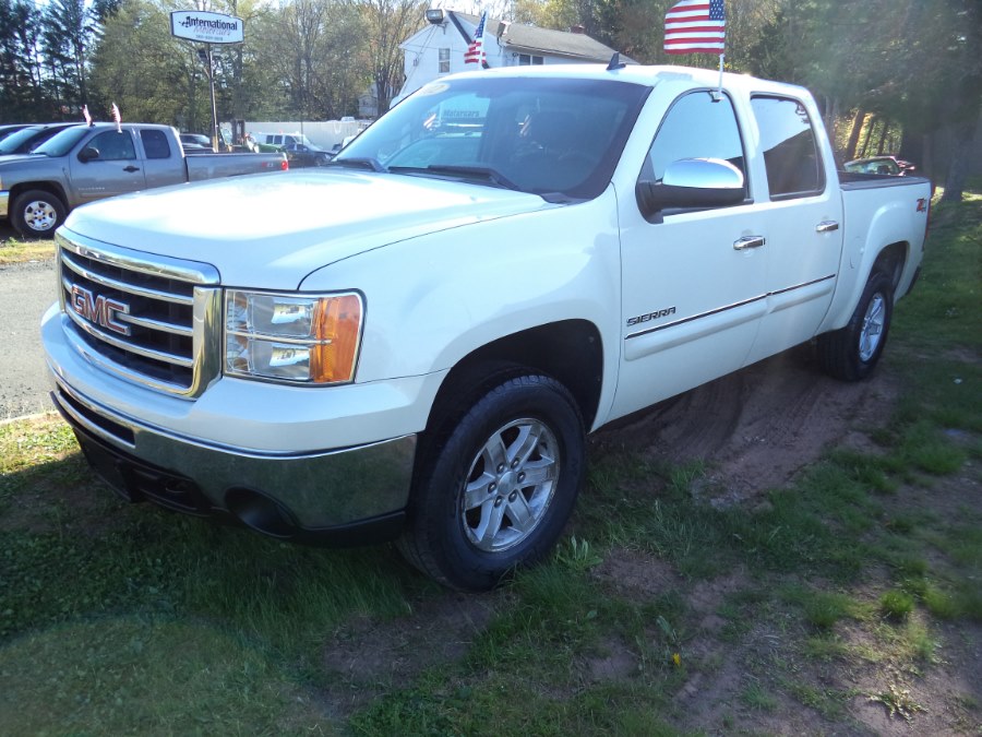 2012 GMC Sierra 1500 4WD Crew Cab 143.5" SLE, available for sale in Berlin, Connecticut | International Motorcars llc. Berlin, Connecticut