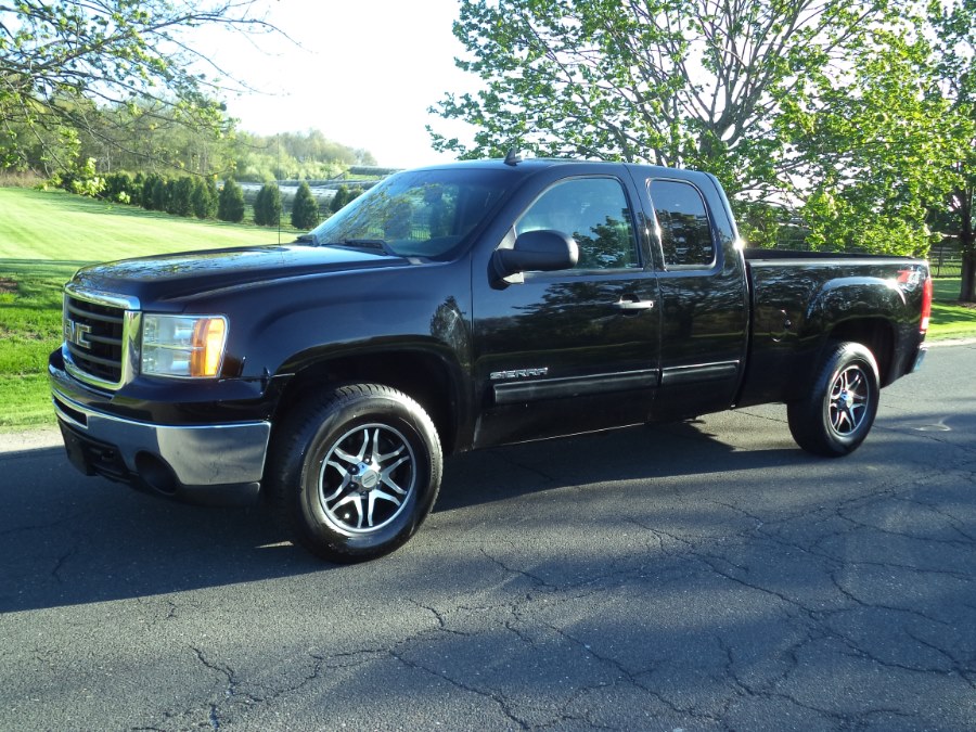 2011 GMC Sierra 1500 4WD Ext Cab SLE 4x4, available for sale in Berlin, Connecticut | International Motorcars llc. Berlin, Connecticut