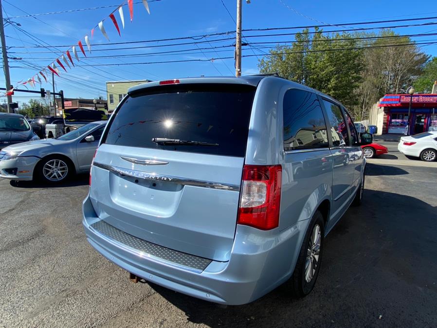 2013 Chrysler Town & Country 4dr Wgn Touring-L, available for sale in Bridgeport, Connecticut | CT Auto. Bridgeport, Connecticut 2013 Chrysler Town & Country 4dr Wgn Touring-L, available for sale in Bridgeport, Connecticut | CT Auto. Bridgeport, Connecticut
