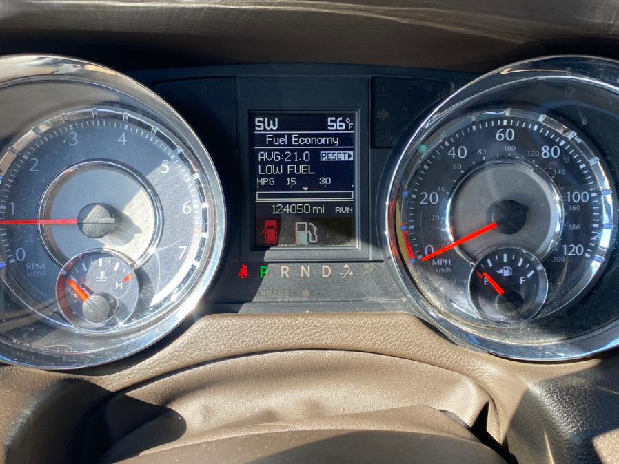 2013 Chrysler Town & Country 4dr Wgn Touring-L, available for sale in Bridgeport, Connecticut | CT Auto. Bridgeport, Connecticut 2013 Chrysler Town & Country 4dr Wgn Touring-L, available for sale in Bridgeport, Connecticut | CT Auto. Bridgeport, Connecticut
