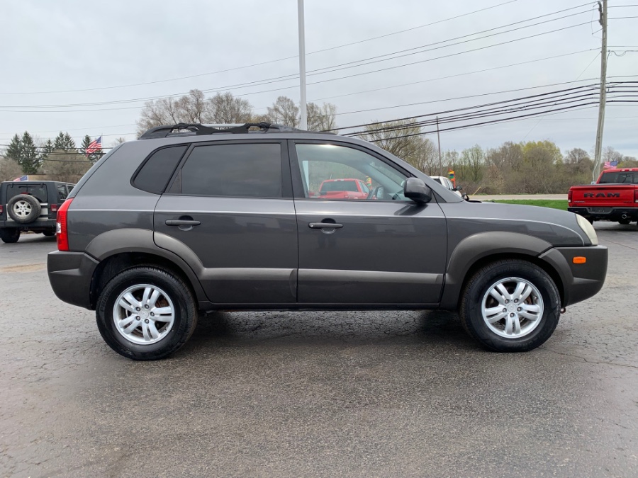Used Hyundai Tucson 4WD 4dr Auto SE 2007 | Marsh Auto Sales LLC. Ortonville, Michigan Used Hyundai Tucson 4WD 4dr Auto SE 2007 | Marsh Auto Sales LLC. Ortonville, Michigan