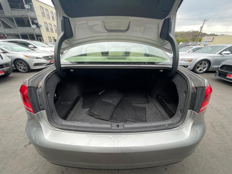 2013 Volkswagen Passat 4dr Sdn 2.0L DSG TDI SE w/Sunroof, available for sale in Waterbury, Connecticut | House of Cars LLC. Waterbury, Connecticut