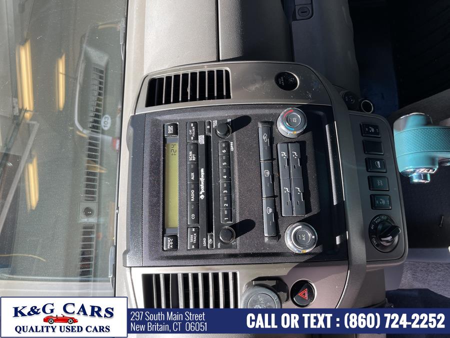 2010 Nissan Frontier 4WD Crew Cab SWB Auto SE, available for sale in New Britain, Connecticut | K and G Cars . New Britain, Connecticut 2010 Nissan Frontier 4WD Crew Cab SWB Auto SE, available for sale in New Britain, Connecticut | K and G Cars . New Britain, Connecticut