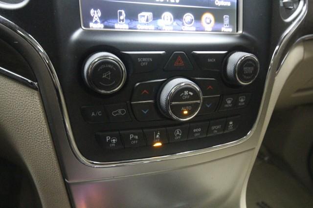 Used Jeep Grand Cherokee Overland 4WD w/ Navi & rearCam 2017 | Car Revolution. Maple Shade, New Jersey Used Jeep Grand Cherokee Overland 4WD w/ Navi & rearCam 2017 | Car Revolution. Maple Shade, New Jersey