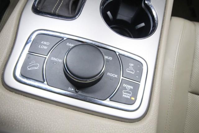 Used Jeep Grand Cherokee Overland 4WD w/ Navi & rearCam 2017 | Car Revolution. Maple Shade, New Jersey Used Jeep Grand Cherokee Overland 4WD w/ Navi & rearCam 2017 | Car Revolution. Maple Shade, New Jersey