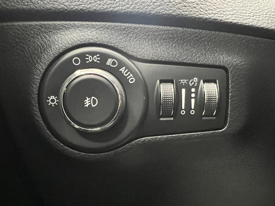 2019 Jeep Compass Latitude 4x4, available for sale in Massapequa Park, New York | Power Motors East. Massapequa Park, New York 2019 Jeep Compass Latitude 4x4, available for sale in Massapequa Park, New York | Power Motors East. Massapequa Park, New York