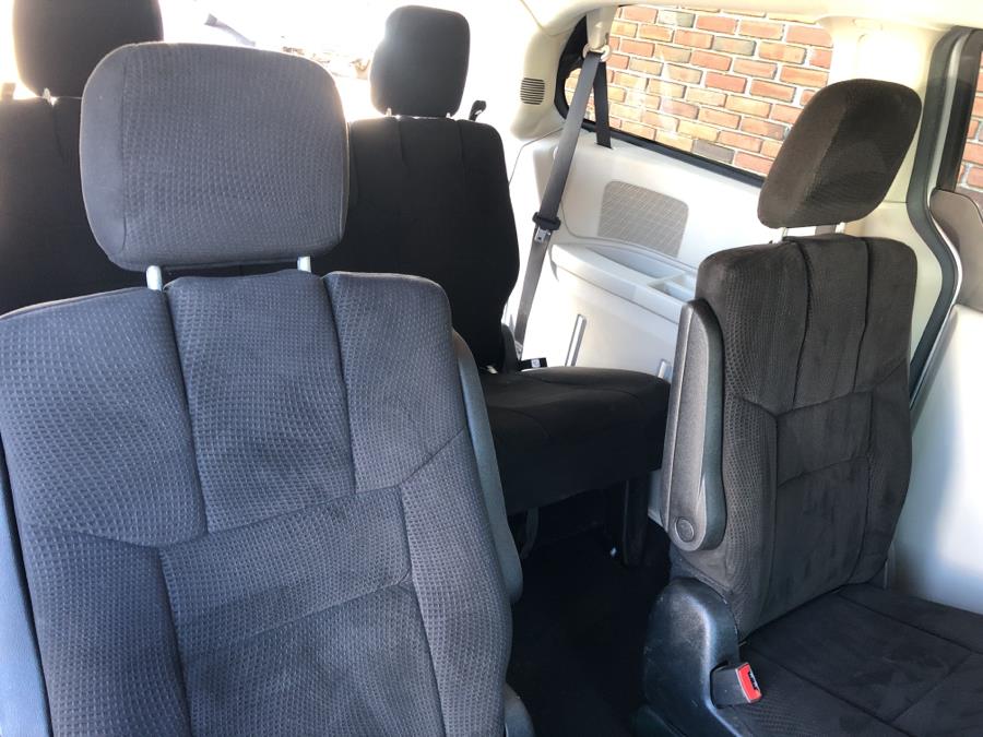 2013 Dodge Grand Caravan 4dr Wgn SE, available for sale in Waterbury, Connecticut | National Auto Brokers, Inc.. Waterbury, Connecticut 2013 Dodge Grand Caravan 4dr Wgn SE, available for sale in Waterbury, Connecticut | National Auto Brokers, Inc.. Waterbury, Connecticut