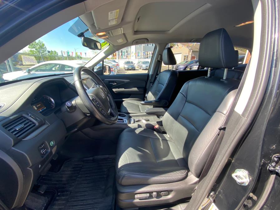 2016 Honda Pilot AWD 4dr EX-L w/Navi, available for sale in Hartford, Connecticut | VEB Auto Sales. Hartford, Connecticut 2016 Honda Pilot AWD 4dr EX-L w/Navi, available for sale in Hartford, Connecticut | VEB Auto Sales. Hartford, Connecticut