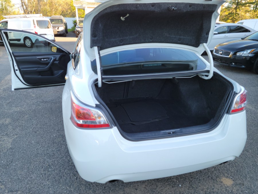 2015 Nissan Altima 4dr Sdn I4 2.5 S, available for sale in East Windsor, Connecticut | Toro Auto. East Windsor, Connecticut 2015 Nissan Altima 4dr Sdn I4 2.5 S, available for sale in East Windsor, Connecticut | Toro Auto. East Windsor, Connecticut