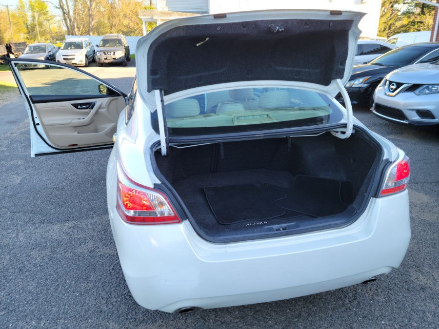 2013 Nissan Altima 4dr Sdn I4 2.5 SL Leather & Sunroof, available for sale in East Windsor, Connecticut | Toro Auto. East Windsor, Connecticut 2013 Nissan Altima 4dr Sdn I4 2.5 SL Leather & Sunroof, available for sale in East Windsor, Connecticut | Toro Auto. East Windsor, Connecticut
