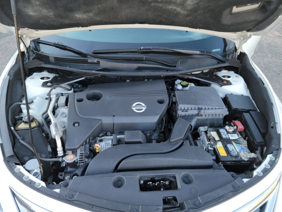 2013 Nissan Altima 4dr Sdn I4 2.5 SL Leather & Sunroof, available for sale in East Windsor, Connecticut | Toro Auto. East Windsor, Connecticut 2013 Nissan Altima 4dr Sdn I4 2.5 SL Leather & Sunroof, available for sale in East Windsor, Connecticut | Toro Auto. East Windsor, Connecticut