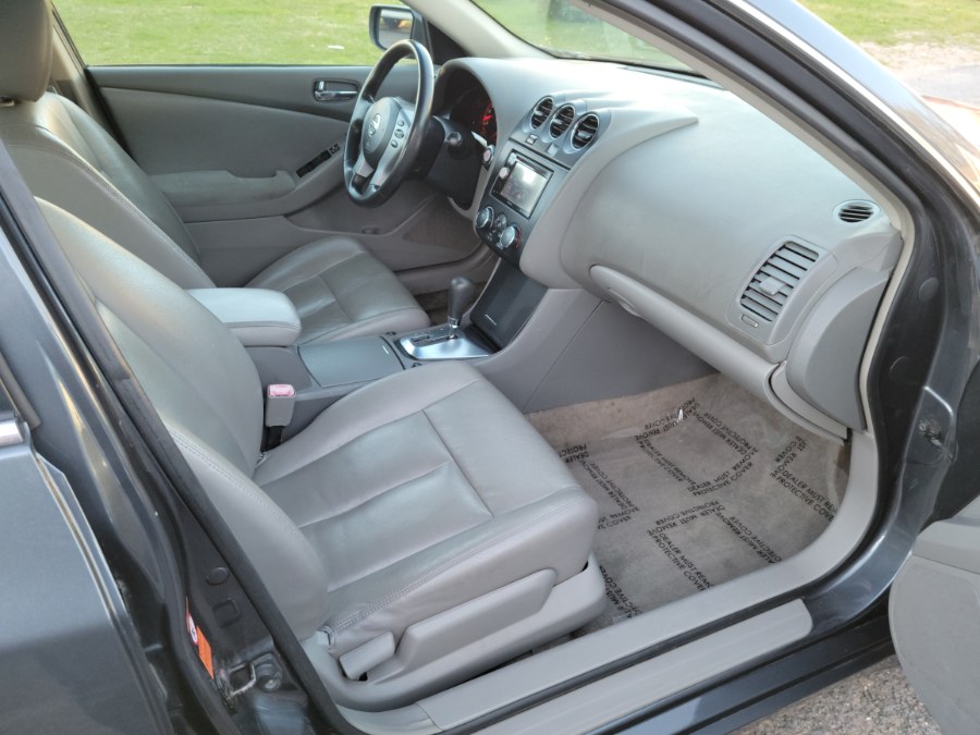 2009 Nissan Altima 2.5 SL Leather & Sunroof, available for sale in East Windsor, Connecticut | Toro Auto. East Windsor, Connecticut 2009 Nissan Altima 2.5 SL Leather & Sunroof, available for sale in East Windsor, Connecticut | Toro Auto. East Windsor, Connecticut
