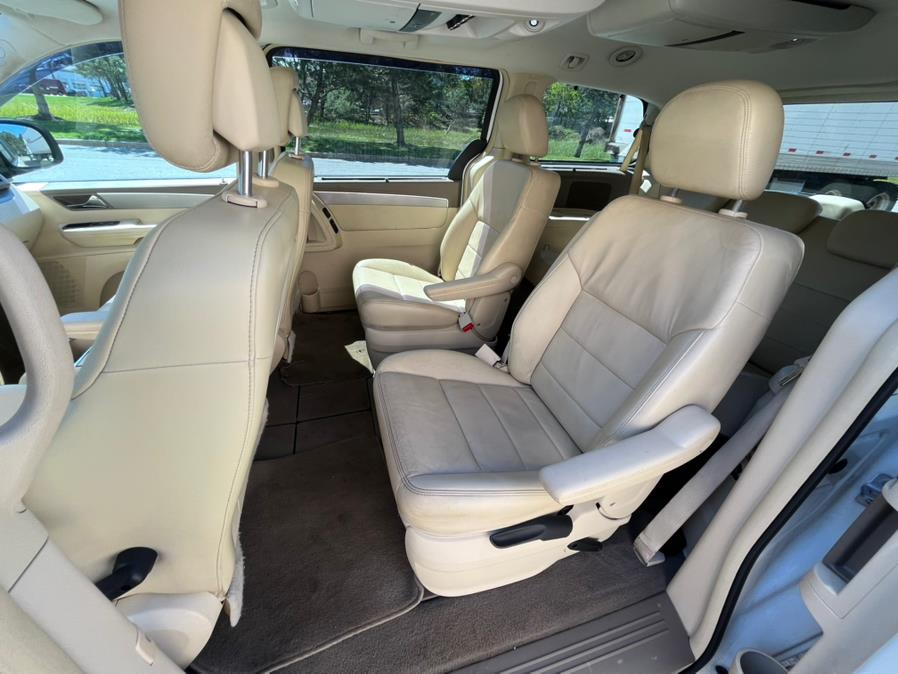 2010 Volkswagen Routan 4dr Wgn SEL w/Navigation, available for sale in Revere, Massachusetts | Wonderland Auto. Revere, Massachusetts 2010 Volkswagen Routan 4dr Wgn SEL w/Navigation, available for sale in Revere, Massachusetts | Wonderland Auto. Revere, Massachusetts