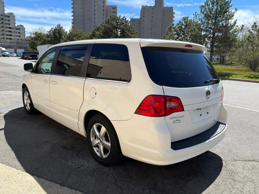 2010 Volkswagen Routan 4dr Wgn SEL w/Navigation, available for sale in Revere, Massachusetts | Wonderland Auto. Revere, Massachusetts 2010 Volkswagen Routan 4dr Wgn SEL w/Navigation, available for sale in Revere, Massachusetts | Wonderland Auto. Revere, Massachusetts