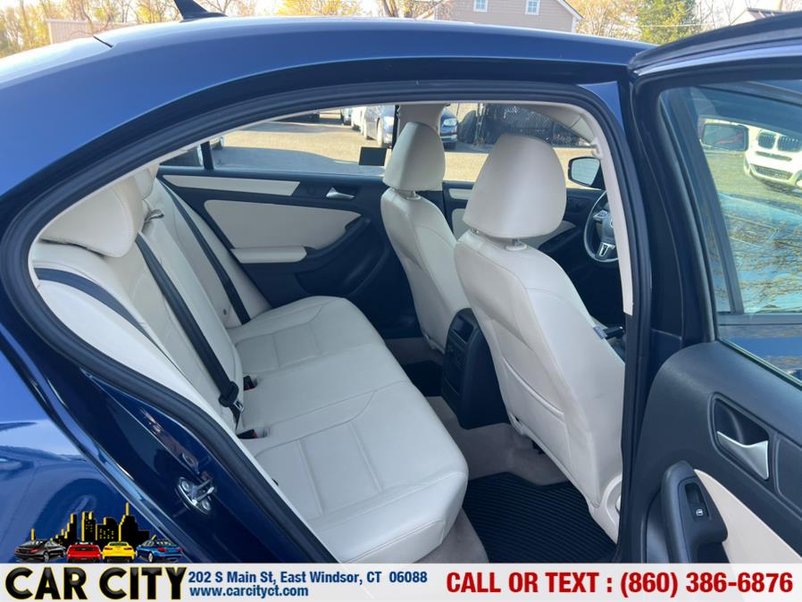 2012 Volkswagen Jetta Sedan 4dr Auto SE PZEV, available for sale in East Windsor, Connecticut | Car City LLC. East Windsor, Connecticut 2012 Volkswagen Jetta Sedan 4dr Auto SE PZEV, available for sale in East Windsor, Connecticut | Car City LLC. East Windsor, Connecticut
