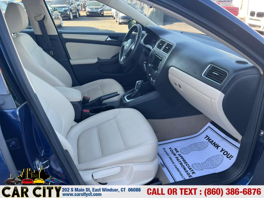 2012 Volkswagen Jetta Sedan 4dr Auto SE PZEV, available for sale in East Windsor, Connecticut | Car City LLC. East Windsor, Connecticut 2012 Volkswagen Jetta Sedan 4dr Auto SE PZEV, available for sale in East Windsor, Connecticut | Car City LLC. East Windsor, Connecticut