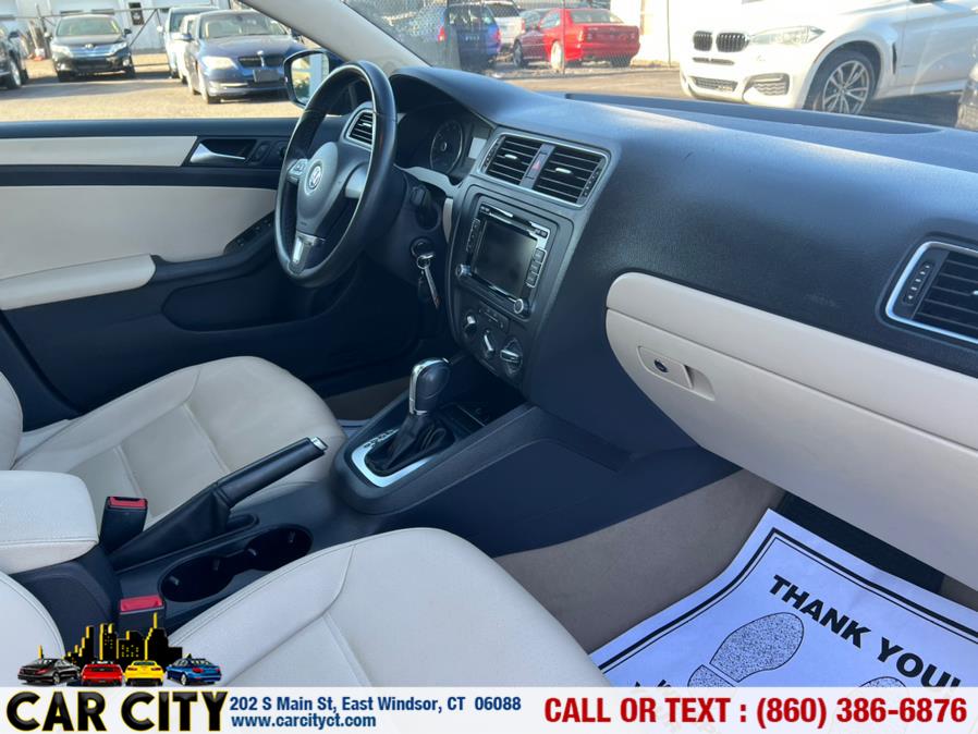 2012 Volkswagen Jetta Sedan 4dr Auto SE PZEV, available for sale in East Windsor, Connecticut | Car City LLC. East Windsor, Connecticut 2012 Volkswagen Jetta Sedan 4dr Auto SE PZEV, available for sale in East Windsor, Connecticut | Car City LLC. East Windsor, Connecticut