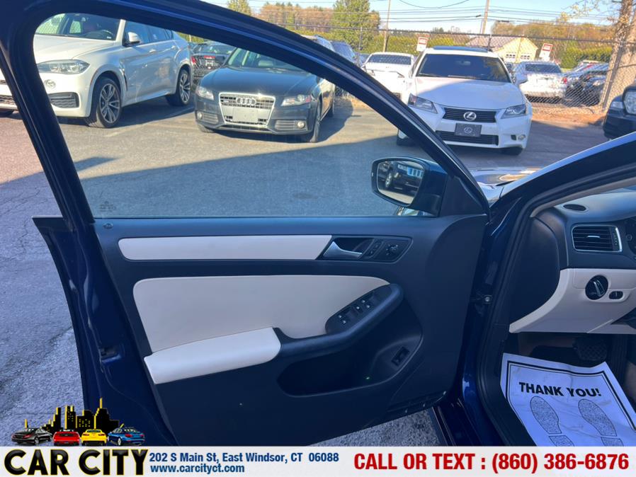 2012 Volkswagen Jetta Sedan 4dr Auto SE PZEV, available for sale in East Windsor, Connecticut | Car City LLC. East Windsor, Connecticut 2012 Volkswagen Jetta Sedan 4dr Auto SE PZEV, available for sale in East Windsor, Connecticut | Car City LLC. East Windsor, Connecticut