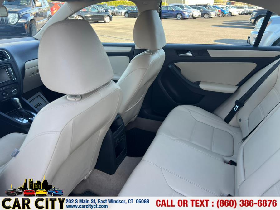 2012 Volkswagen Jetta Sedan 4dr Auto SE PZEV, available for sale in East Windsor, Connecticut | Car City LLC. East Windsor, Connecticut 2012 Volkswagen Jetta Sedan 4dr Auto SE PZEV, available for sale in East Windsor, Connecticut | Car City LLC. East Windsor, Connecticut