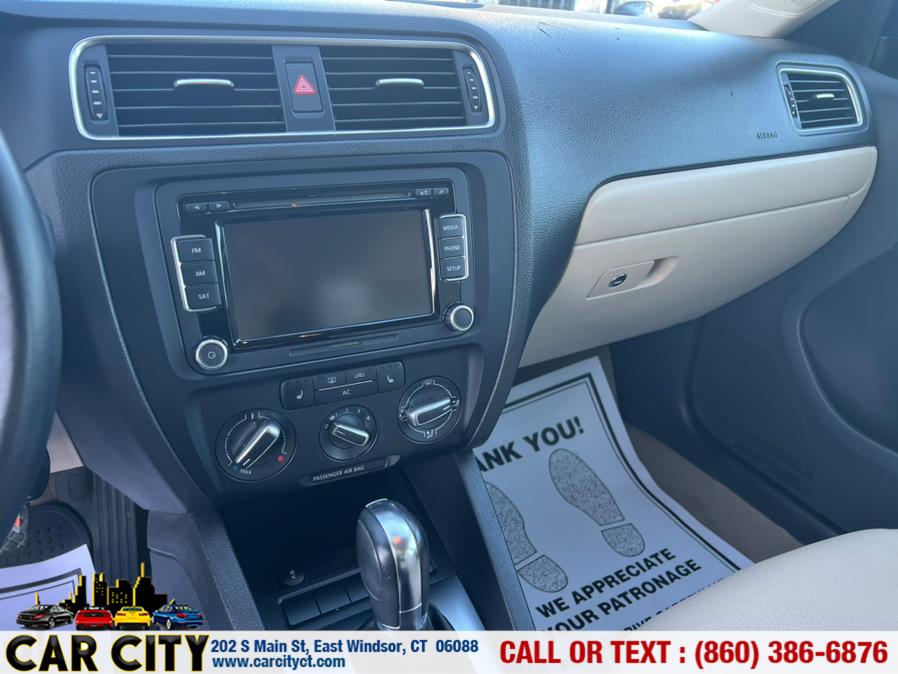 2012 Volkswagen Jetta Sedan 4dr Auto SE PZEV, available for sale in East Windsor, Connecticut | Car City LLC. East Windsor, Connecticut 2012 Volkswagen Jetta Sedan 4dr Auto SE PZEV, available for sale in East Windsor, Connecticut | Car City LLC. East Windsor, Connecticut