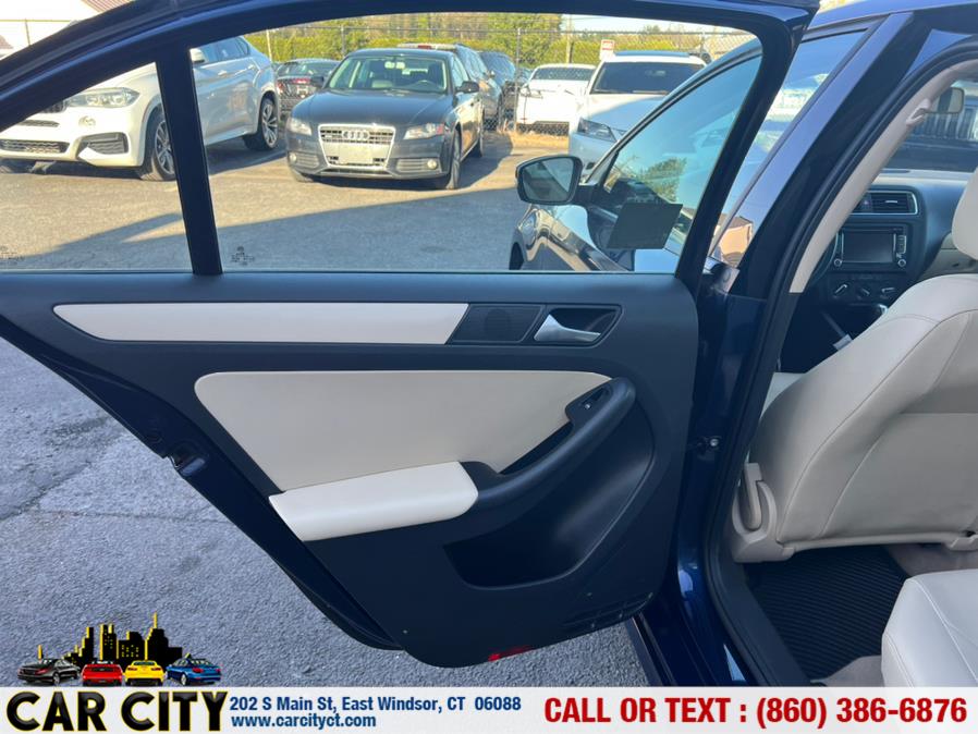 2012 Volkswagen Jetta Sedan 4dr Auto SE PZEV, available for sale in East Windsor, Connecticut | Car City LLC. East Windsor, Connecticut 2012 Volkswagen Jetta Sedan 4dr Auto SE PZEV, available for sale in East Windsor, Connecticut | Car City LLC. East Windsor, Connecticut