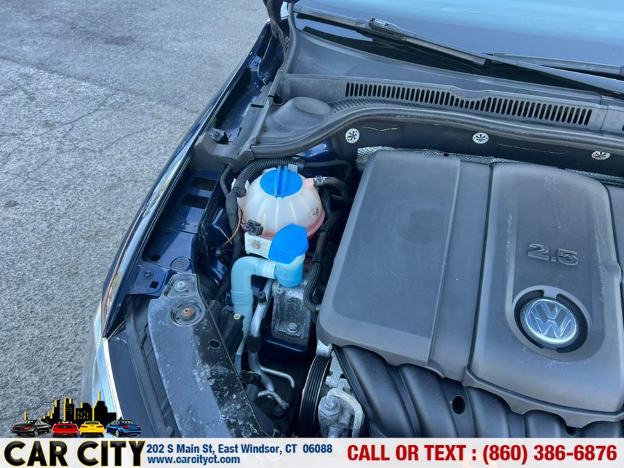 2012 Volkswagen Jetta Sedan 4dr Auto SE PZEV, available for sale in East Windsor, Connecticut | Car City LLC. East Windsor, Connecticut 2012 Volkswagen Jetta Sedan 4dr Auto SE PZEV, available for sale in East Windsor, Connecticut | Car City LLC. East Windsor, Connecticut