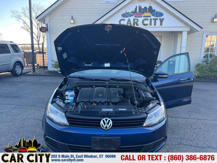 2012 Volkswagen Jetta Sedan 4dr Auto SE PZEV, available for sale in East Windsor, Connecticut | Car City LLC. East Windsor, Connecticut 2012 Volkswagen Jetta Sedan 4dr Auto SE PZEV, available for sale in East Windsor, Connecticut | Car City LLC. East Windsor, Connecticut